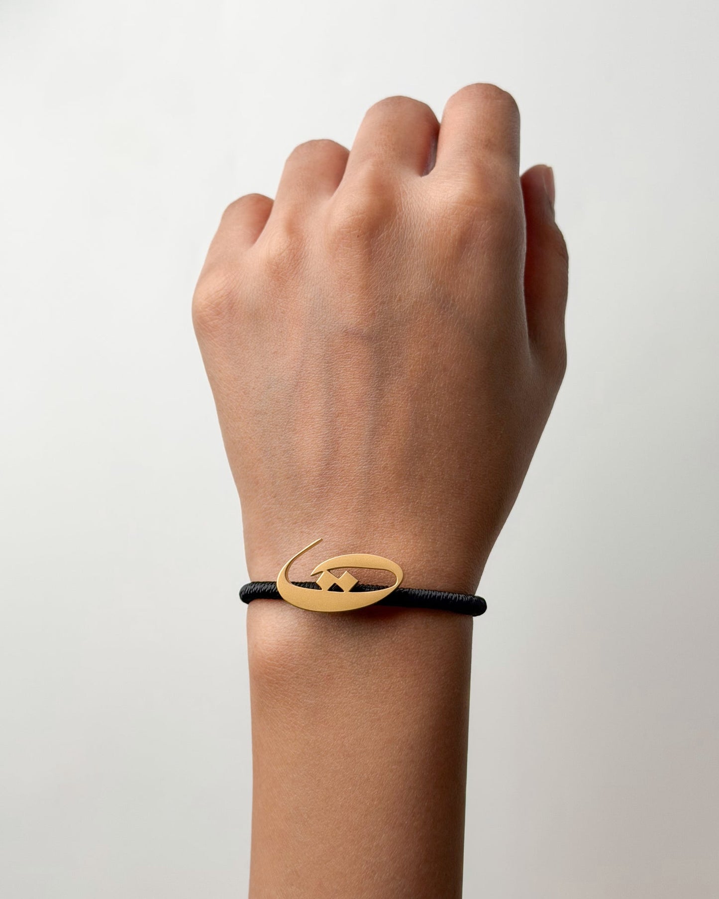 String Letter Bracelet ت