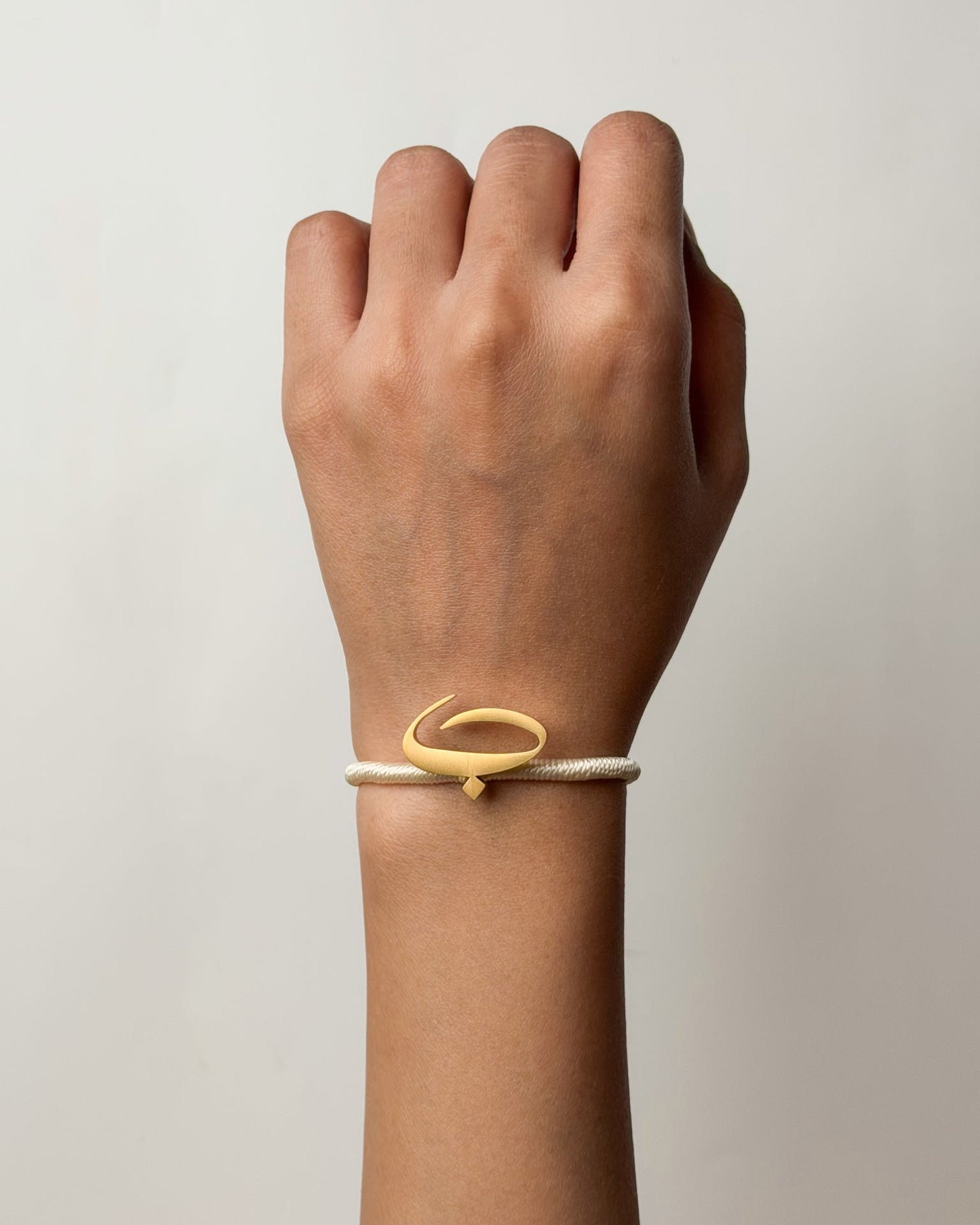 String Letter Bracelet ب