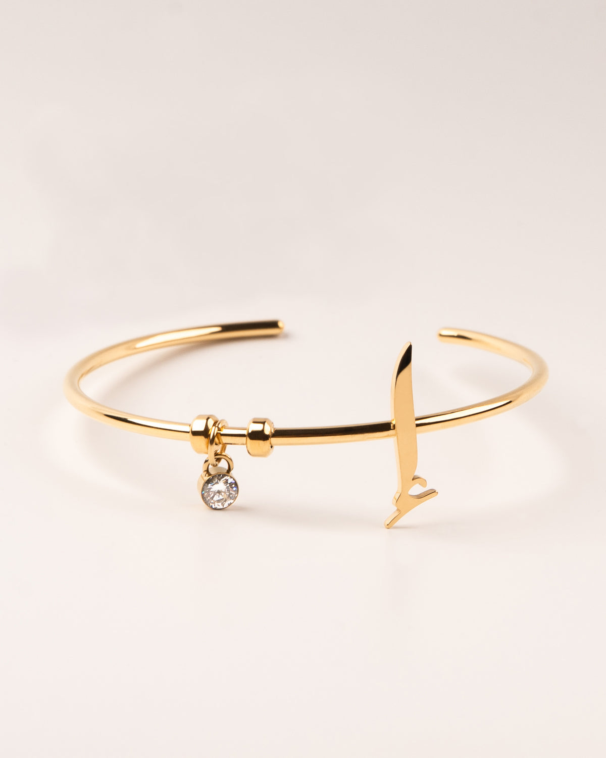 Calligraphed Initial Bracelet إ